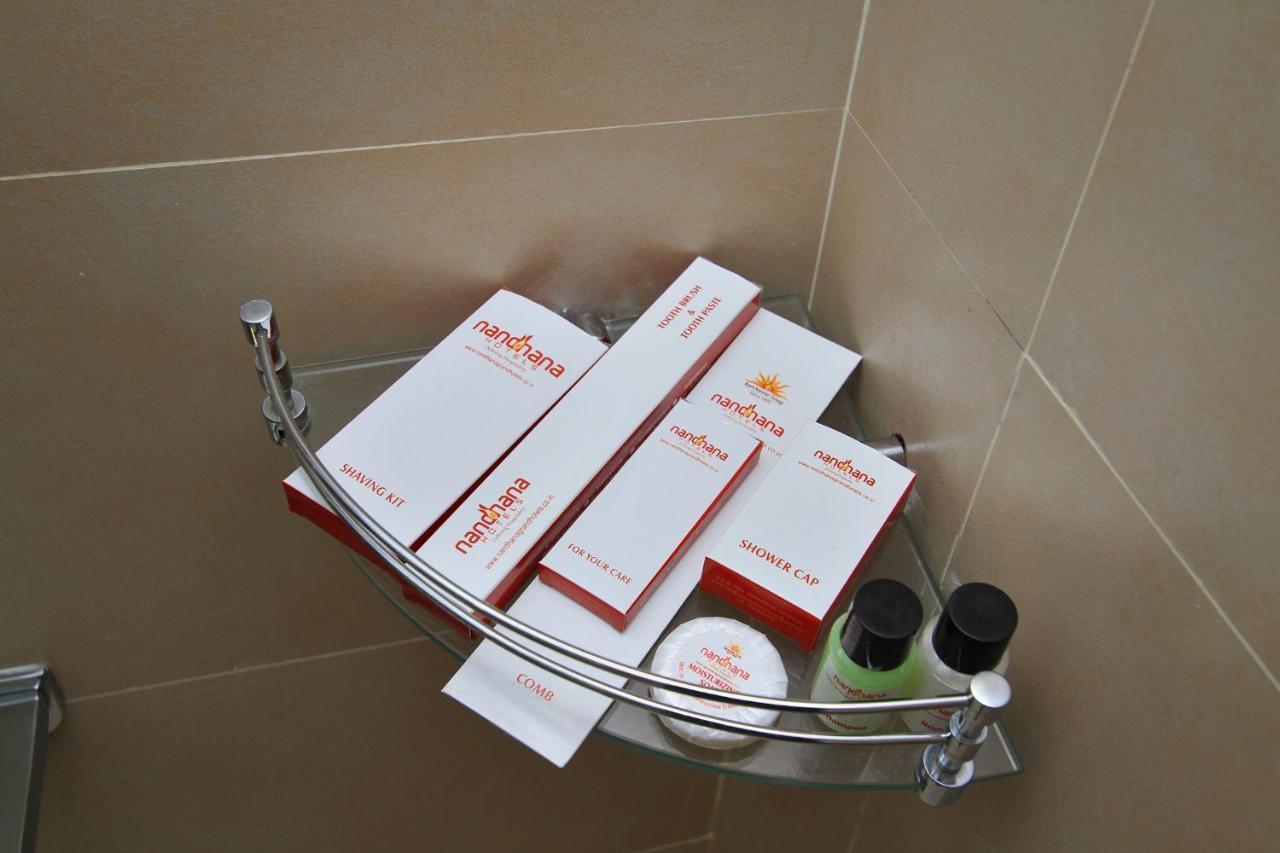 La Sara Regent Hotel Bangalore Eksteriør billede