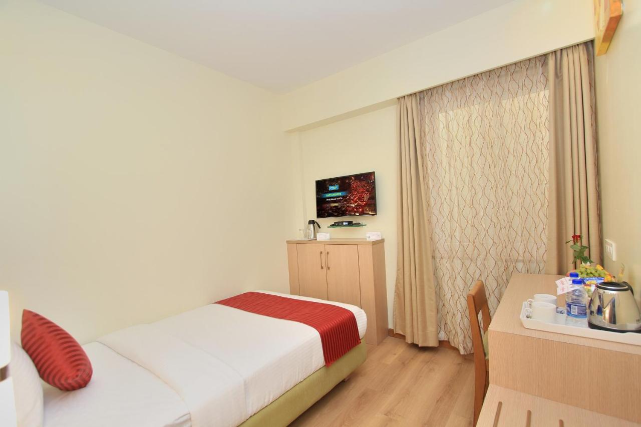 La Sara Regent Hotel Bangalore Eksteriør billede