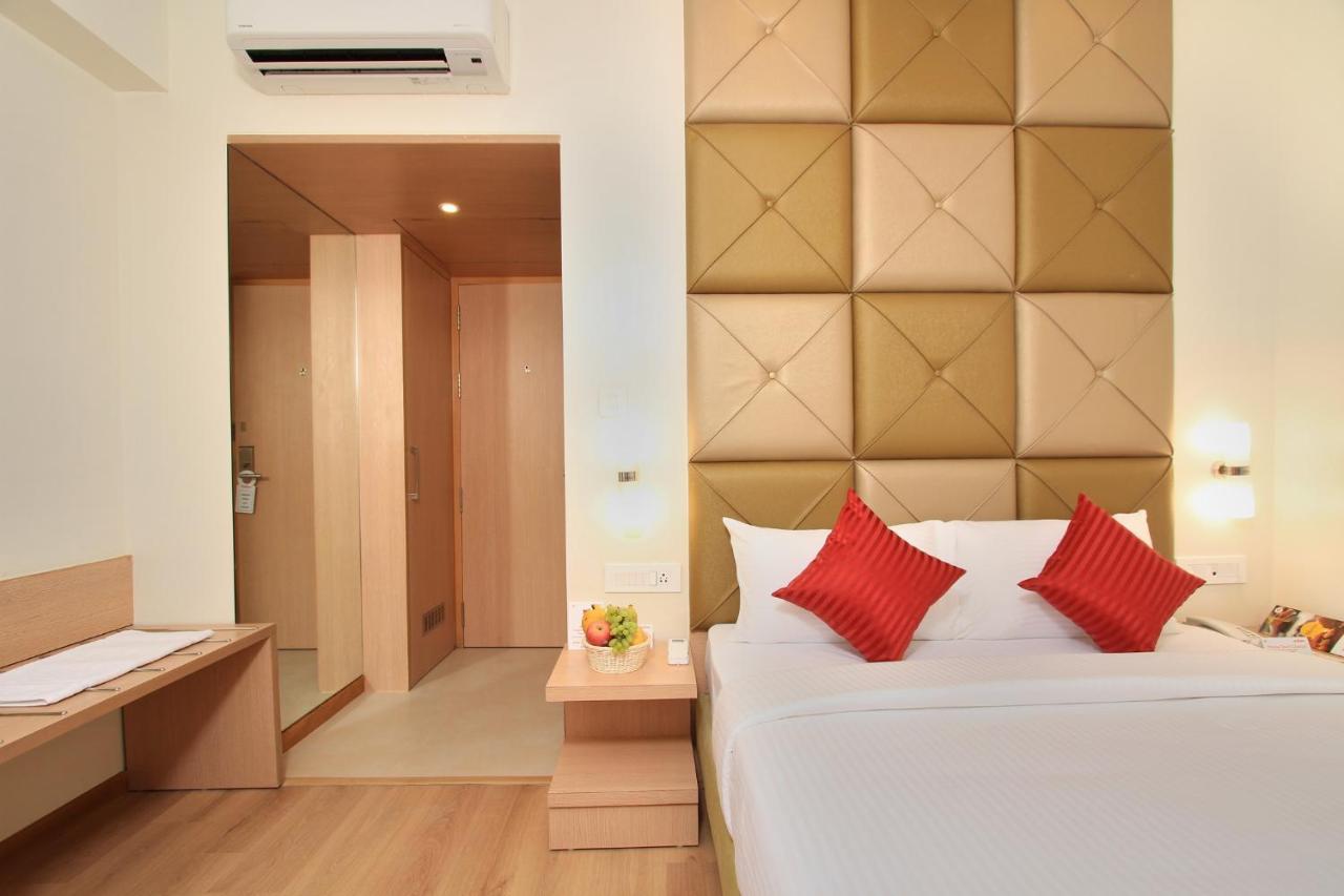 La Sara Regent Hotel Bangalore Eksteriør billede