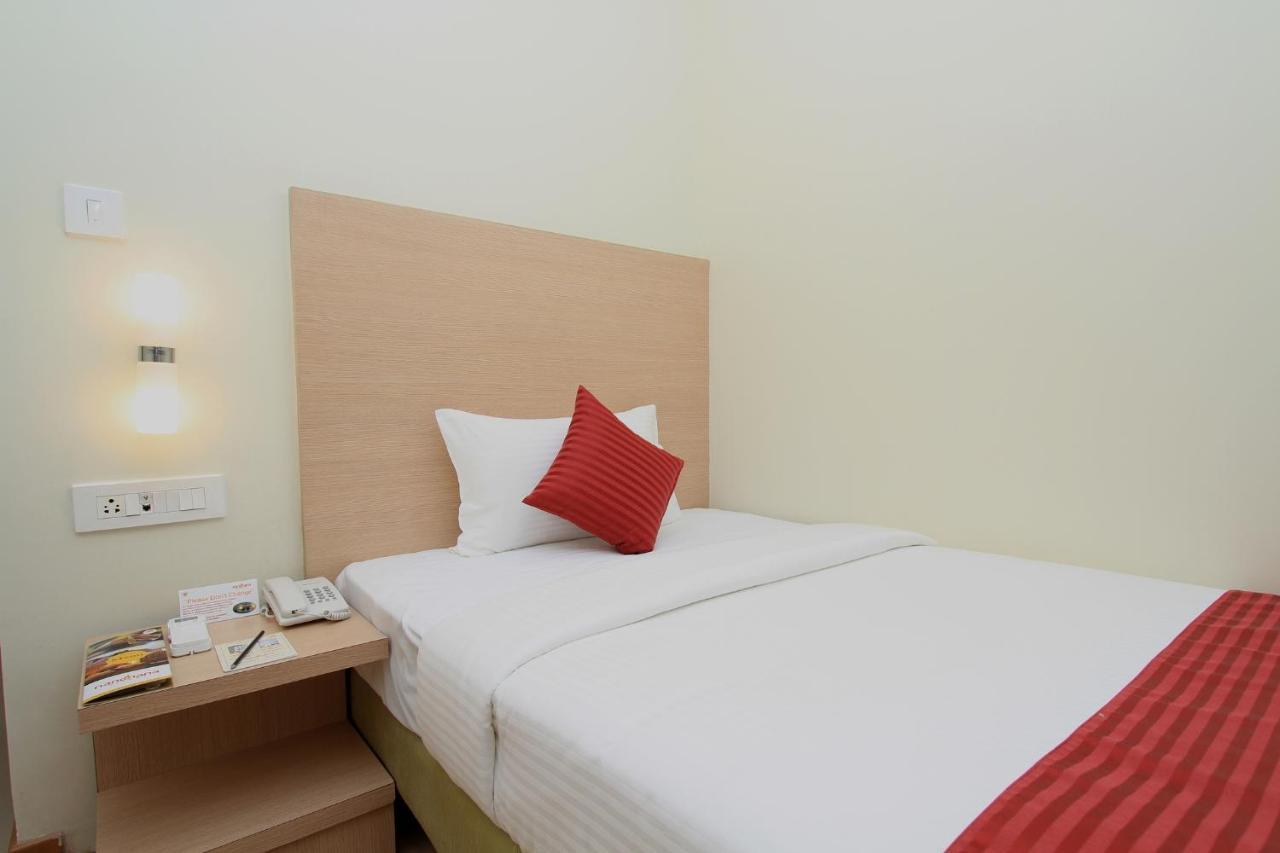La Sara Regent Hotel Bangalore Eksteriør billede