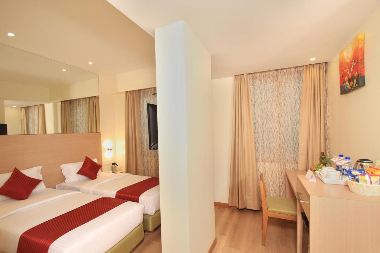 La Sara Regent Hotel Bangalore Eksteriør billede