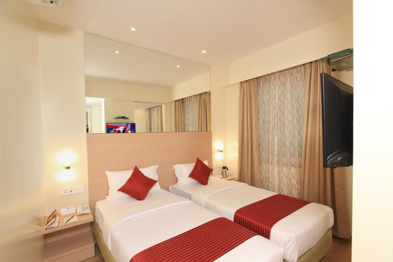 La Sara Regent Hotel Bangalore Eksteriør billede